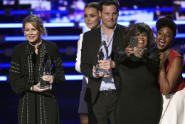 Ellen Pompeo, left, and the cast of "Grey's Anatomy" accept the award for favorite network tv drama at the People's Choice Awards at the Microsoft Theater on Wednesday, Jan. 6, 2016, in Los Angeles. (Photo by Chris Pizzello/Invision/AP)