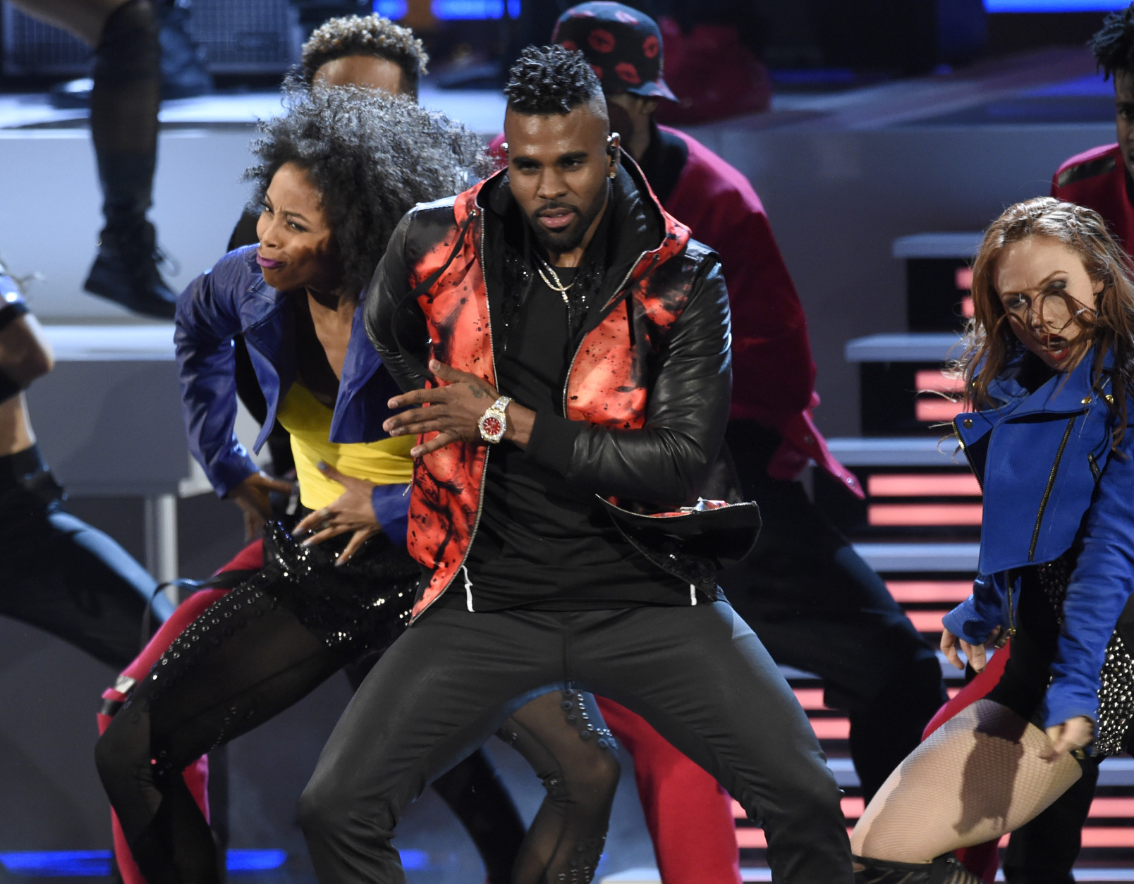 Jason DeRulo performs at the People's Choice Awards at the Microsoft Theater on Wednesday, Jan. 6, 2016, in Los Angeles. (Photo by Chris Pizzello/Invision/AP)