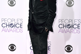 John Stamos arrives at the People's Choice Awards at the Microsoft Theater on Wednesday, Jan. 6, 2016, in Los Angeles. (Photo by Jordan Strauss/Invision/AP)