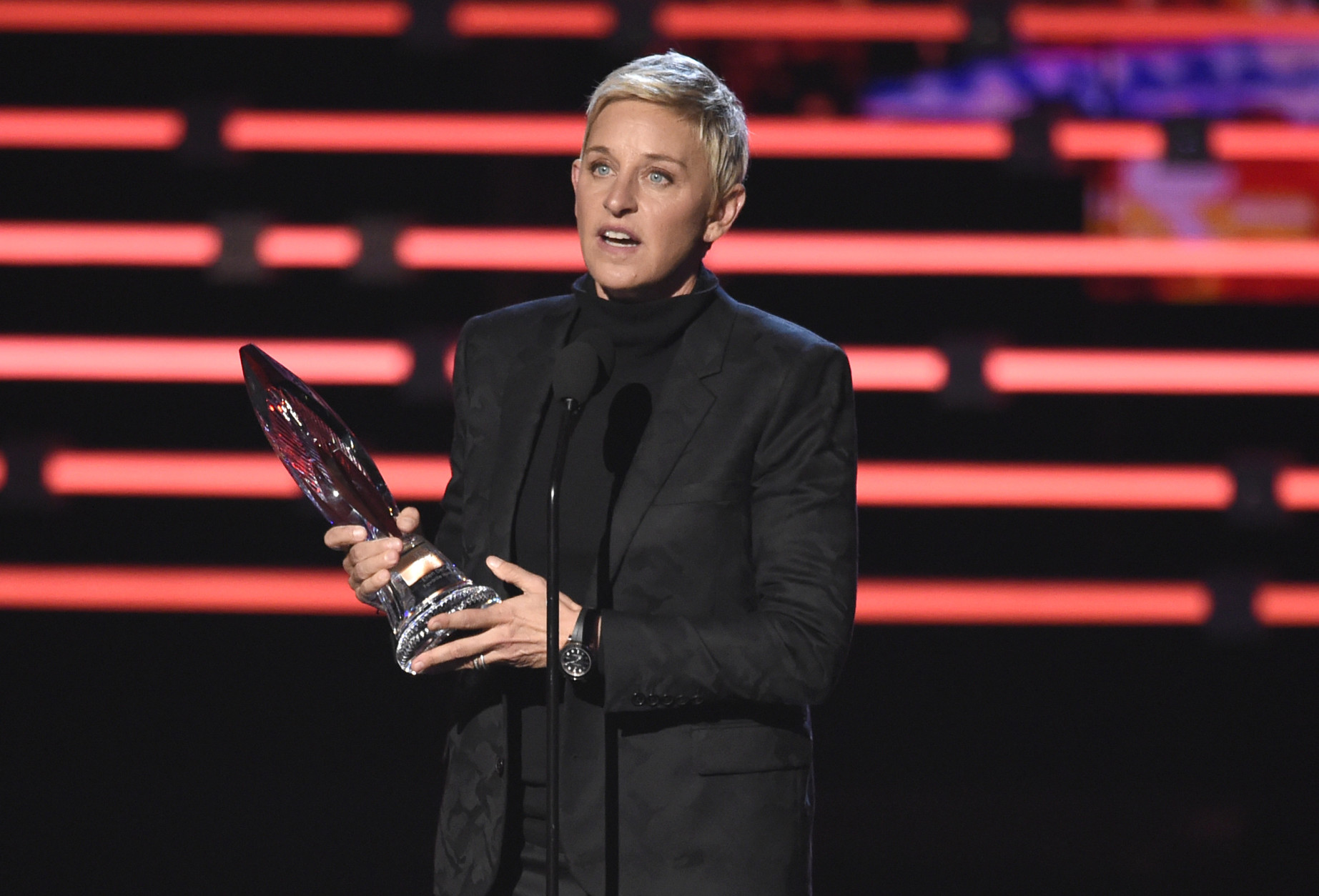 Ellen DeGeneres accepts the award for favorite humanitarian at the People's Choice Awards at the Microsoft Theater on Wednesday, Jan. 6, 2016, in Los Angeles. (Photo by Chris Pizzello/Invision/AP)