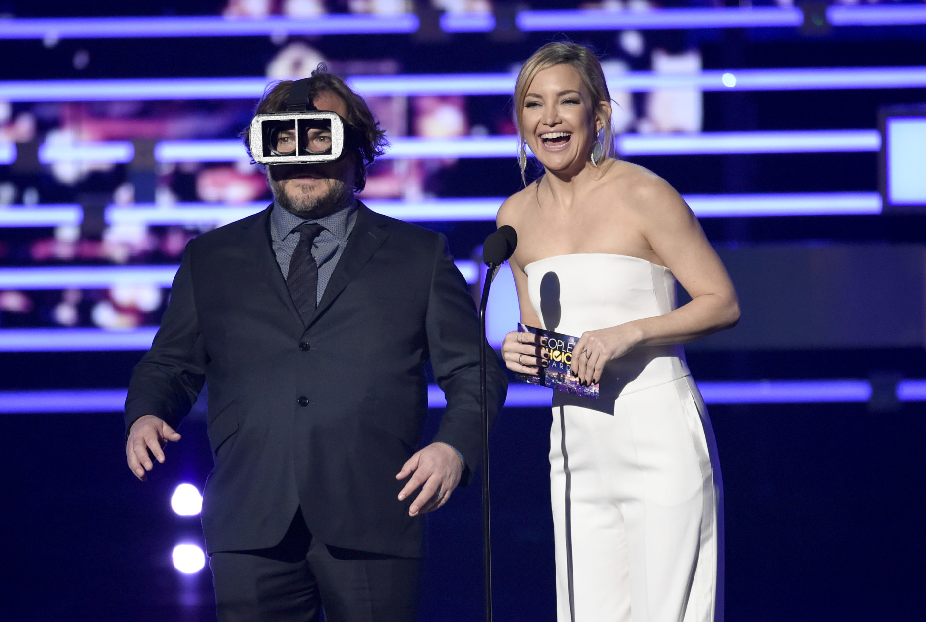 Jack Black, left, and Kate Hudson present the award for favorite comedic movie actress at the People's Choice Awards at the Microsoft Theater on Wednesday, Jan. 6, 2016, in Los Angeles. (Photo by Chris Pizzello/Invision/AP)