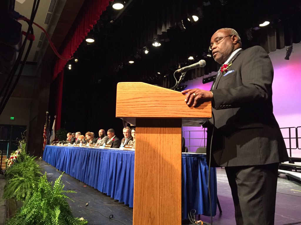 During the ceremony, outgoing four-term Mayor Bill Euille delivered some parting words. (WTOP/Michelle Basch)