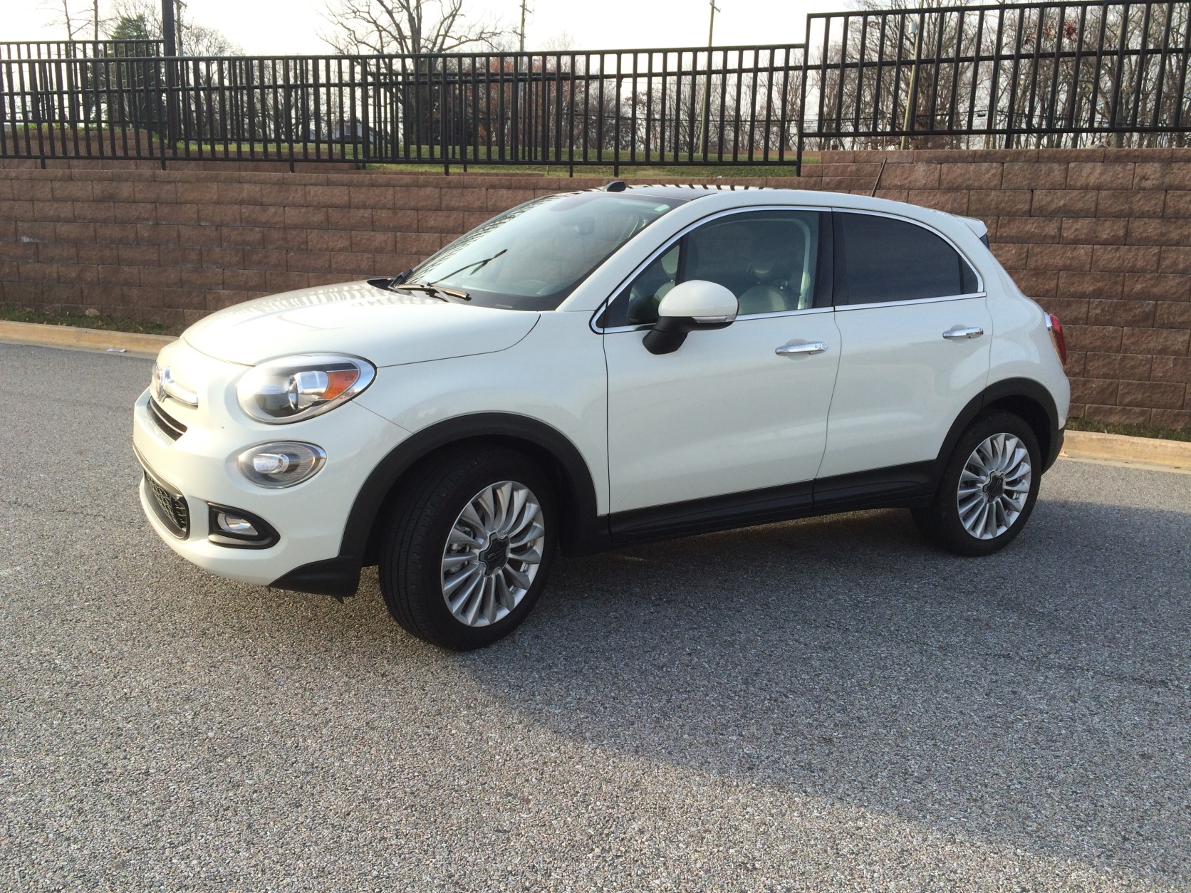The Fiat 500X is a fashionable car and stylish ride. This compact crossover shares a lot with the Jeep Renegade and both are built together in Italy. Although it doesn't look like the Jeep, you can still tell it’s a Fiat. (WTOP/Mike Parris)