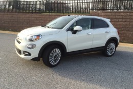 The Fiat 500X is a fashionable car and stylish ride. This compact crossover shares a lot with the Jeep Renegade and both are built together in Italy. Although it doesn't look like the Jeep, you can still tell it’s a Fiat. (WTOP/Mike Parris)