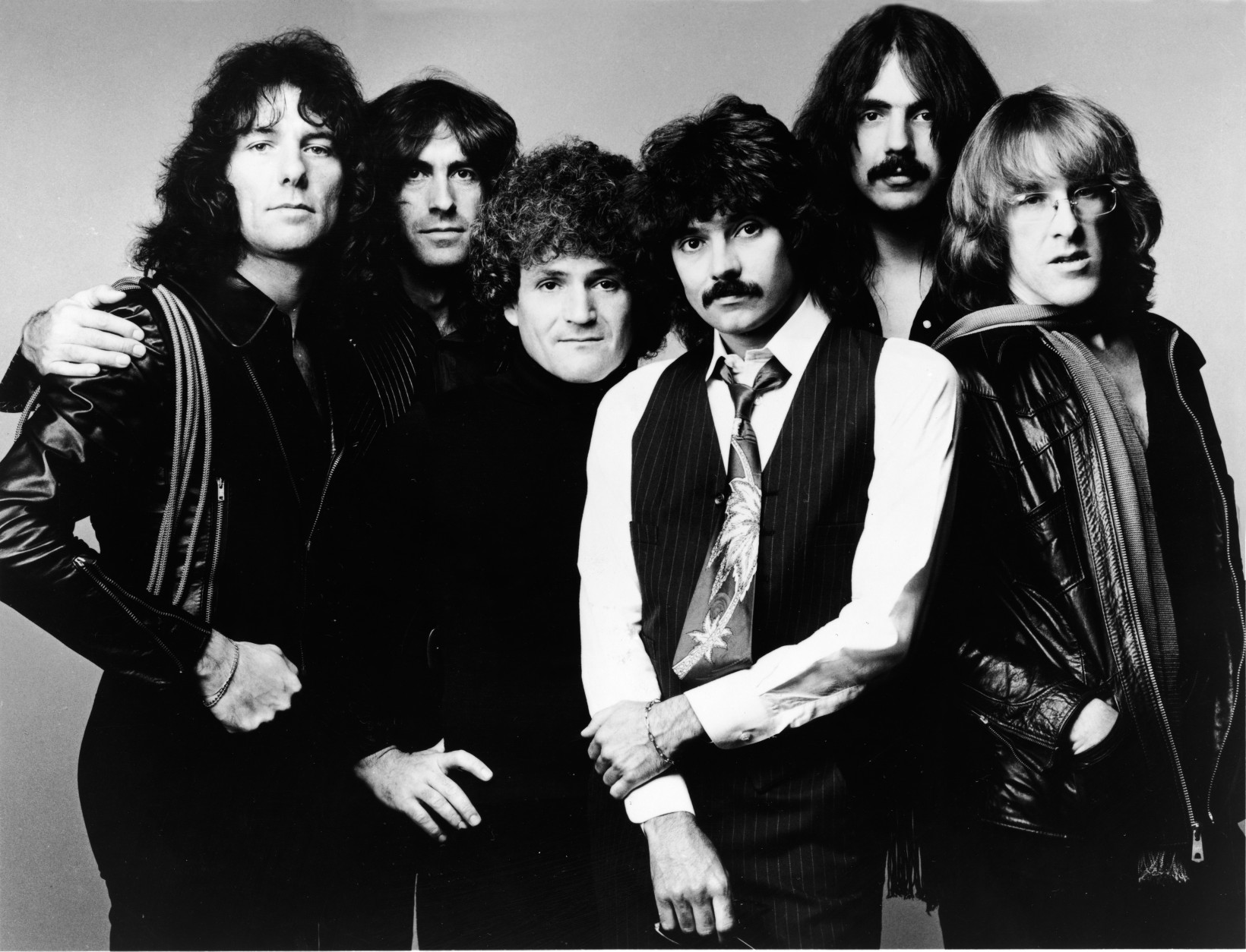 Promotional studio portrait of American rock group Jefferson Starship, 1970s. L-R: Aynsley Dunbar, Pete Sears, David Freiberg, Mickey Thomas, Craig Chaquico and Paul Kantner. (Photo by Hulton Archive/Getty Images)