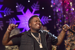 HOLLYWOOD, CA - NOVEMBER 29: Recording artist Sean Kingston performs onstage during the 2015 Hollywood Christmas Parade on November 29, 2015 in Hollywood, California. (Photo by Mike Windle/Getty Images for The Hollywood Christmas Parade)