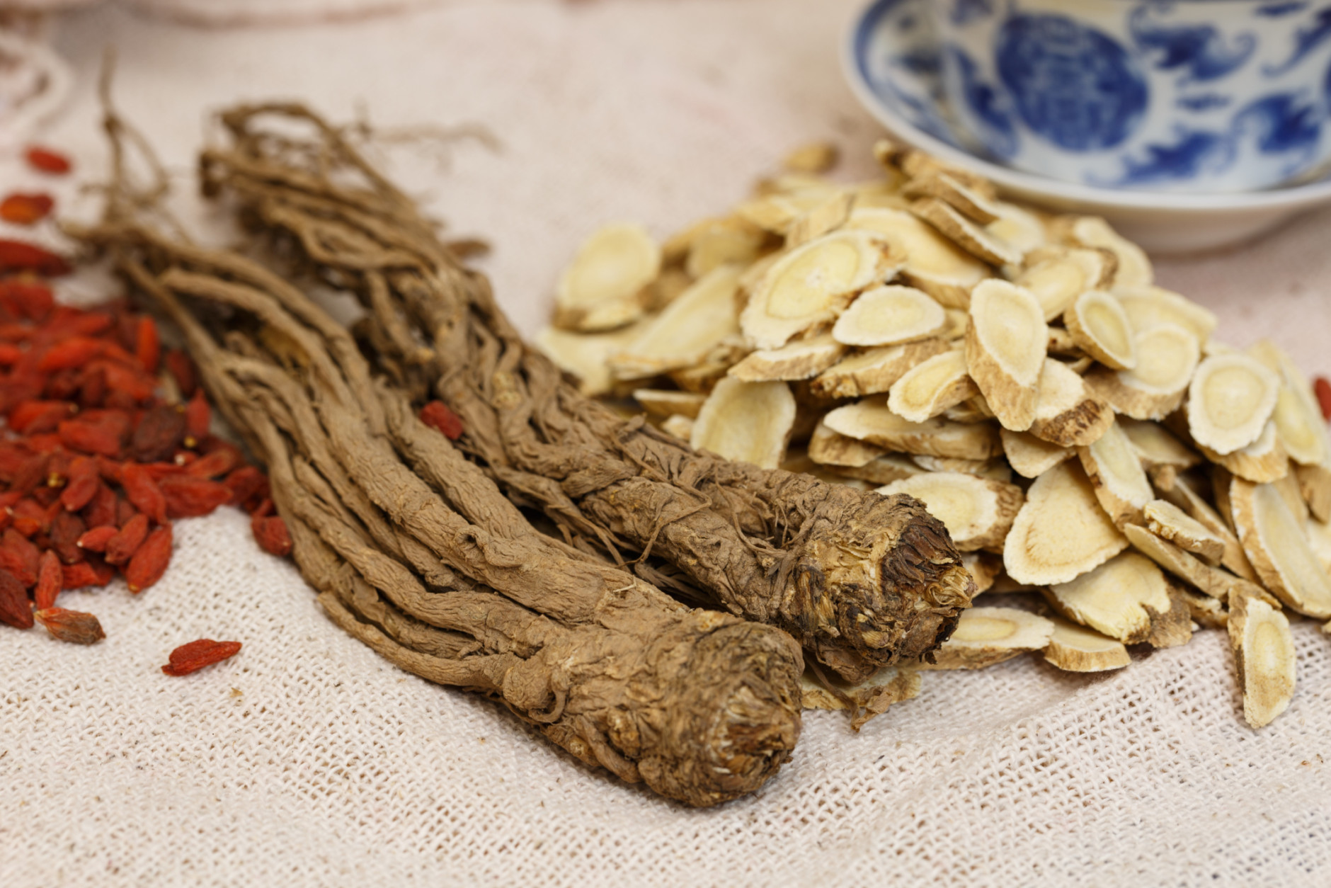 Chinese Medicine，  Nourishing herbs   ，All kinds of nourishing herbs still lifes close-up