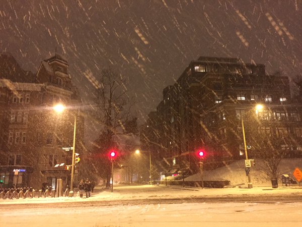 The scene at Foggy Bottom as snow coats the roads of Washington, D.C. on Friday, Jan. 22, 2016. (From Twitter user Kara Kozikowski)