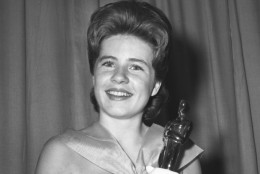 Patty Duke, named best supporting actress of the year for her role in The Miracle Worker, poses with her award after the Academy Award ceremony, in Santa Monica, Ca., on April 8 1963. (AP Photo)