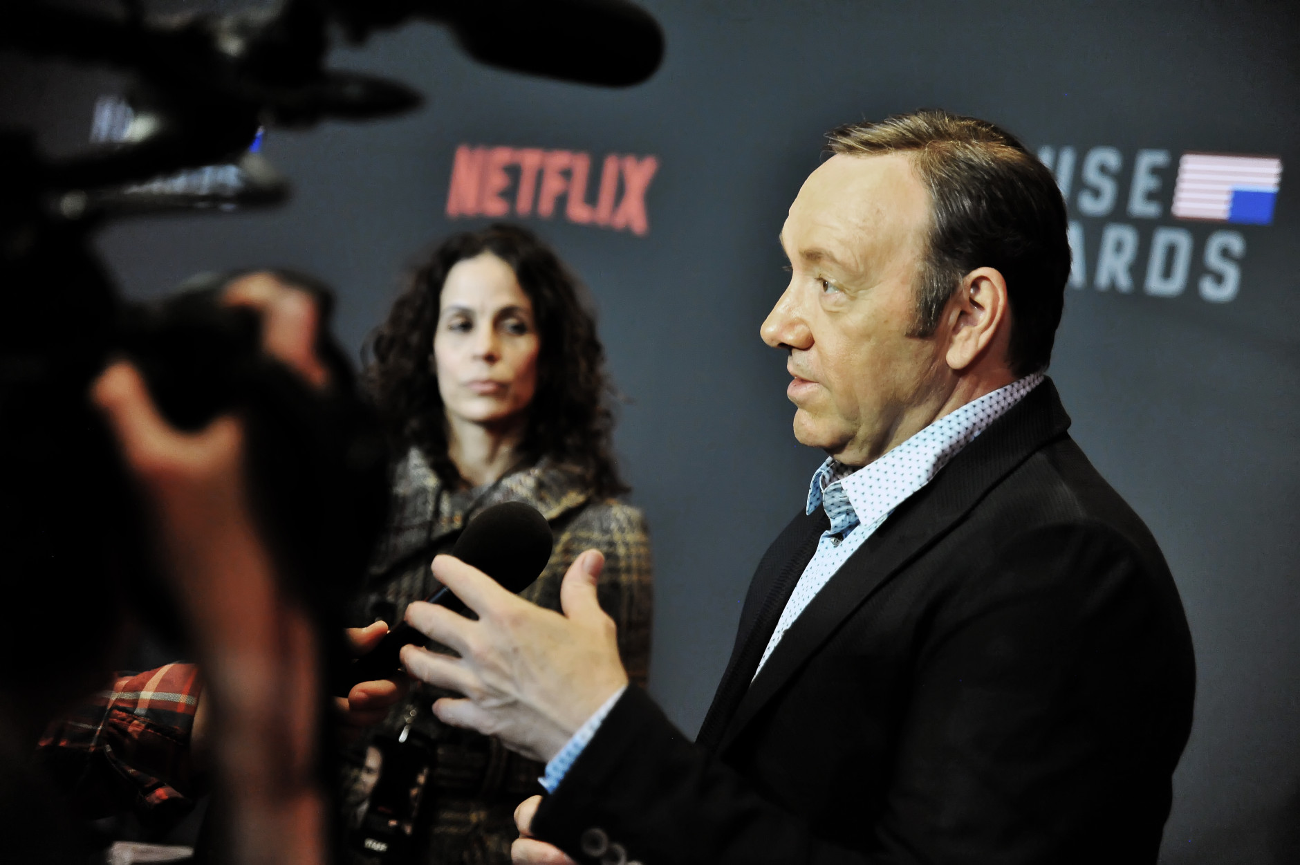  Kevin Spacey pictured answering questions on the red carpet on Feb. 22, 2016.  (Courtesy Shannon Finney, www.shannonfinneyphotography.com)