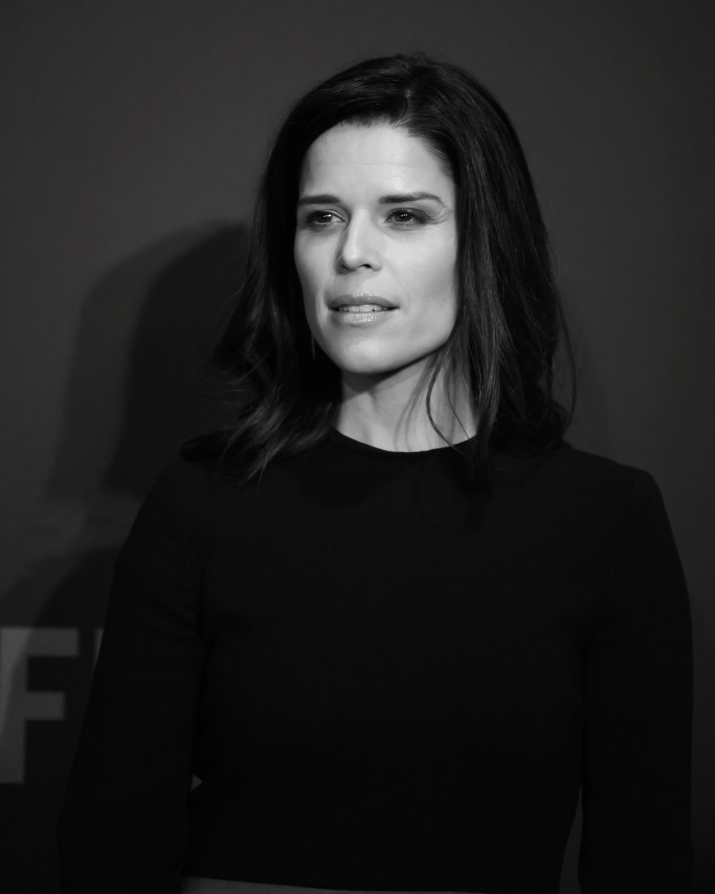  Neve Campbell on the red carpet at the National Portrait Gallery in D.C. on Feb. 22, 2016.  (Courtesy Shannon Finney, www.shannonfinneyphotography.com)