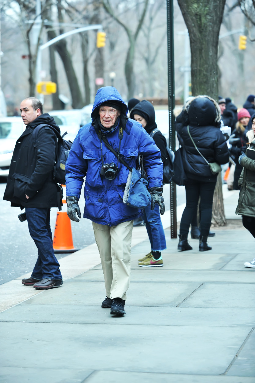Legendary NY Times street style photographer Bill Cunningham arrives at NYFW. (© 2016 Shannon Finney Photography)
