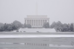 The Washington Monument is barely visible behind the Lincoln Memorial on Monday, Feb. 15, 2016. (WTOP/Dave Dildine via Twitter)