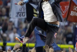 Coldplay singer Chris Martin performs during halftime of the NFL Super Bowl 50 football game Sunday, Feb. 7, 2016, in Santa Clara, Calif. (AP Photo/Julie Jacobson)