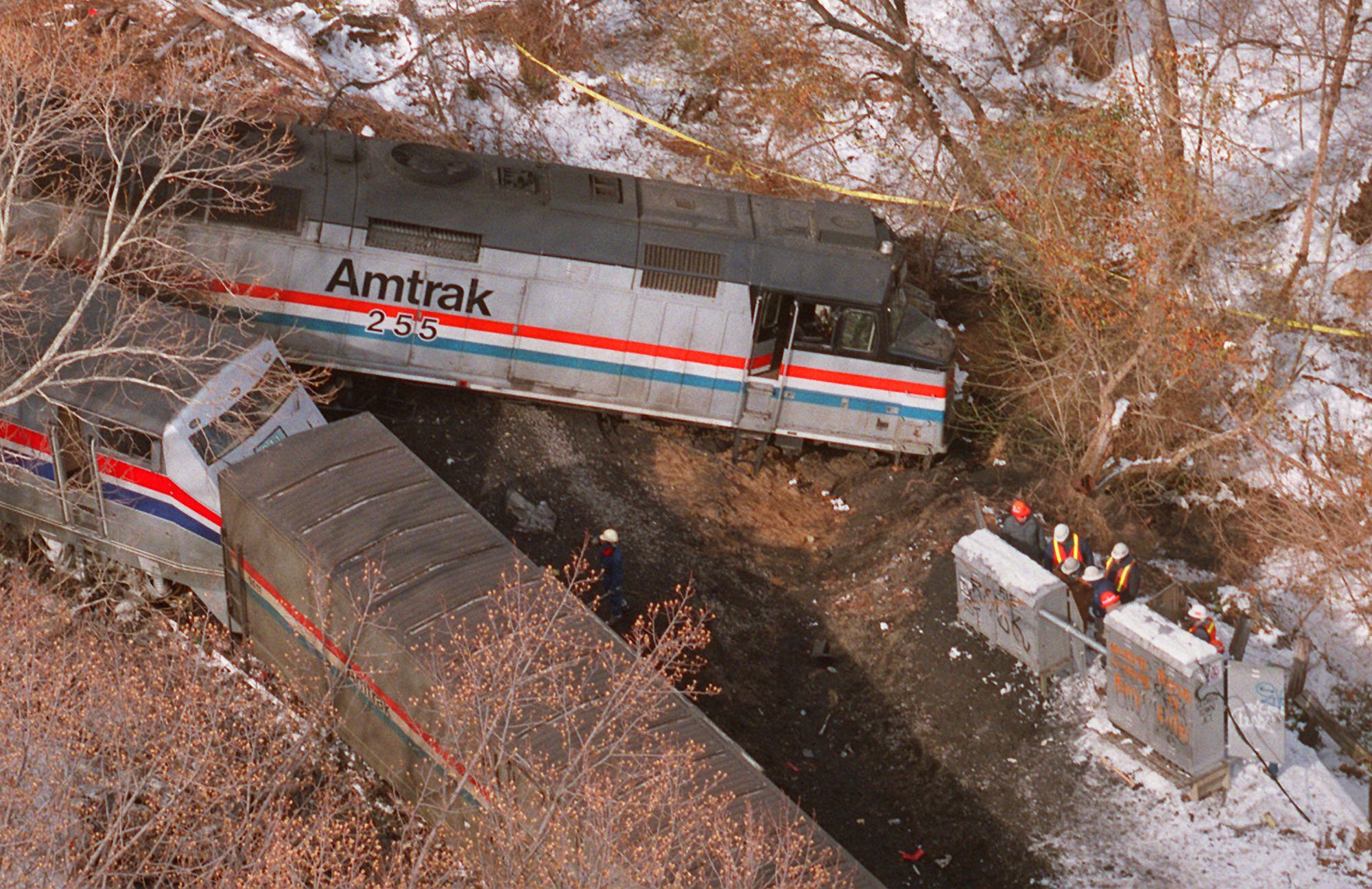 Retired Md. firefighters remember fatal Amtrak crash in Silver Spring, 20 years ago