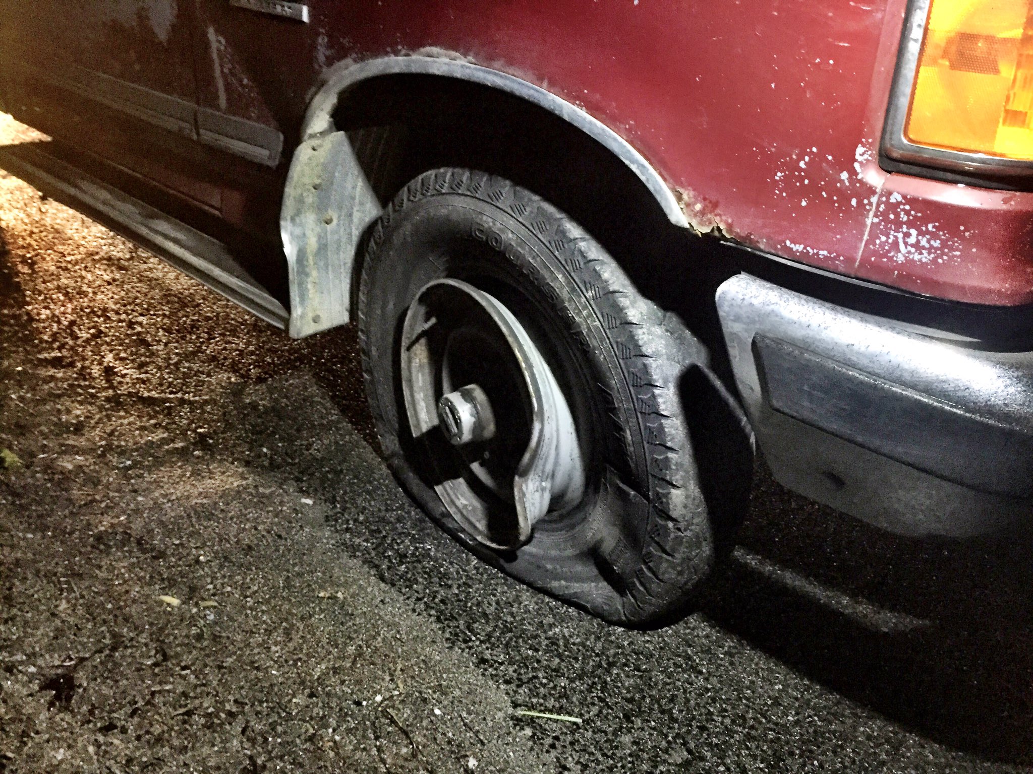 Debris from tractor-trailer damages cars on Outer Loop