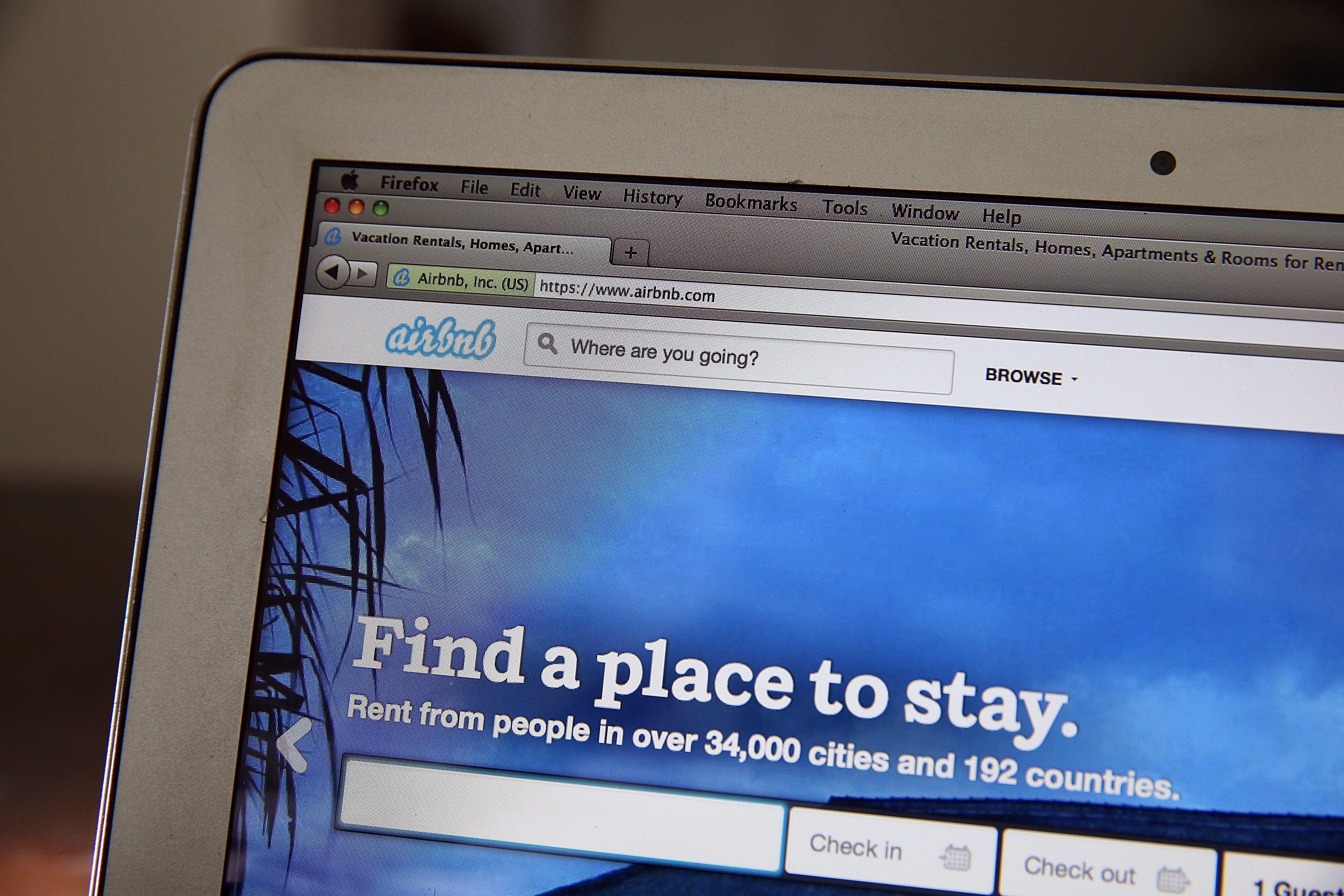 AirBnB regulations, tax rules advance in Virginia