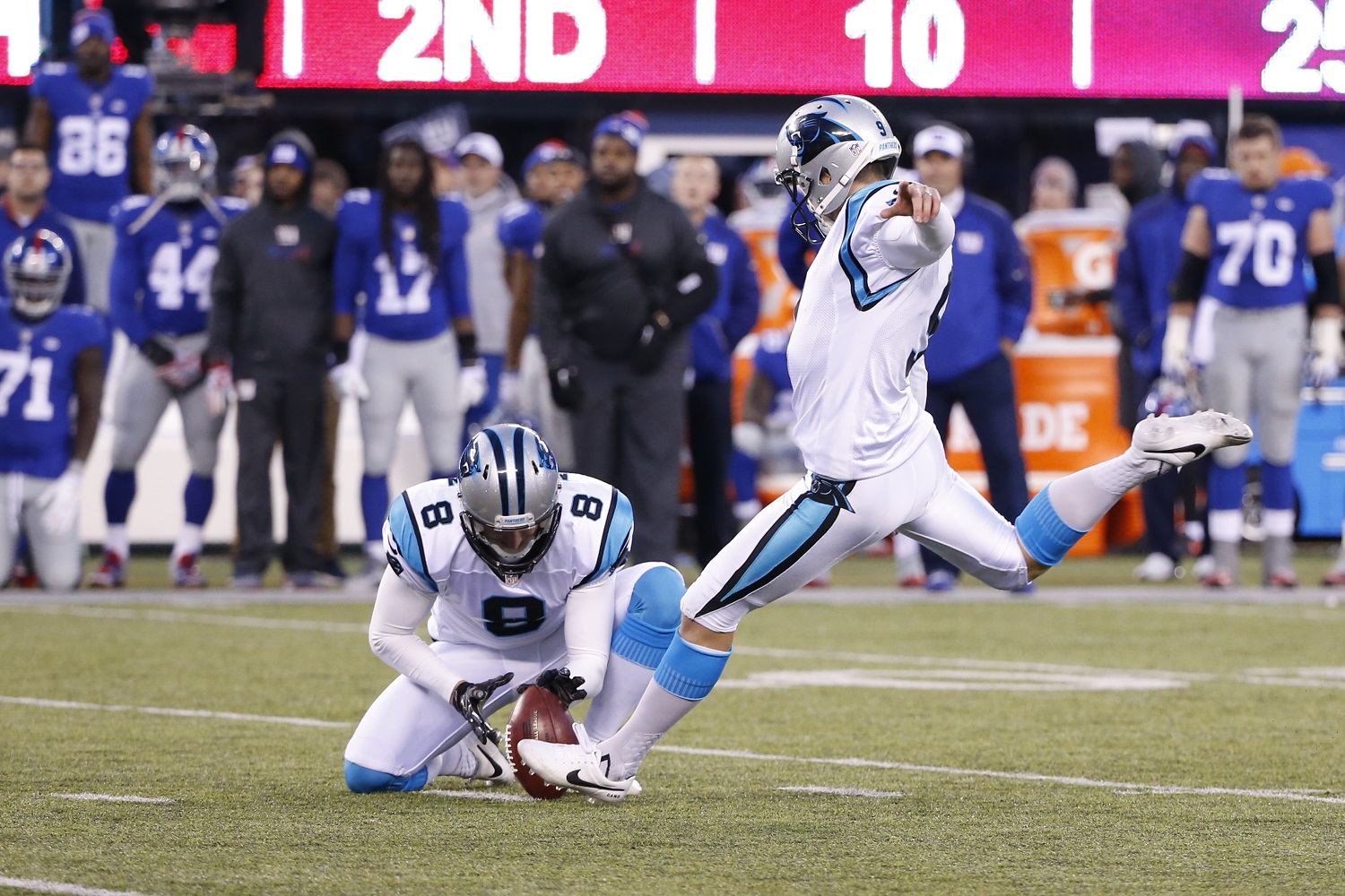 Carolina Panthers kicker Graham Gano kicks a field goal to win during the second half of an NFL football game Sunday, Dec. 20, 2015, in East Rutherford, N.J. The Panthers won 38-35. (AP Photo/Kathy Willens)