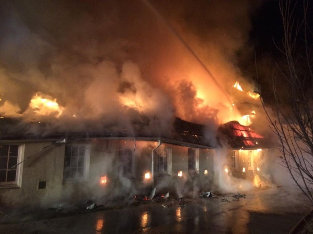 Barn destroyed in fire at Md. country club