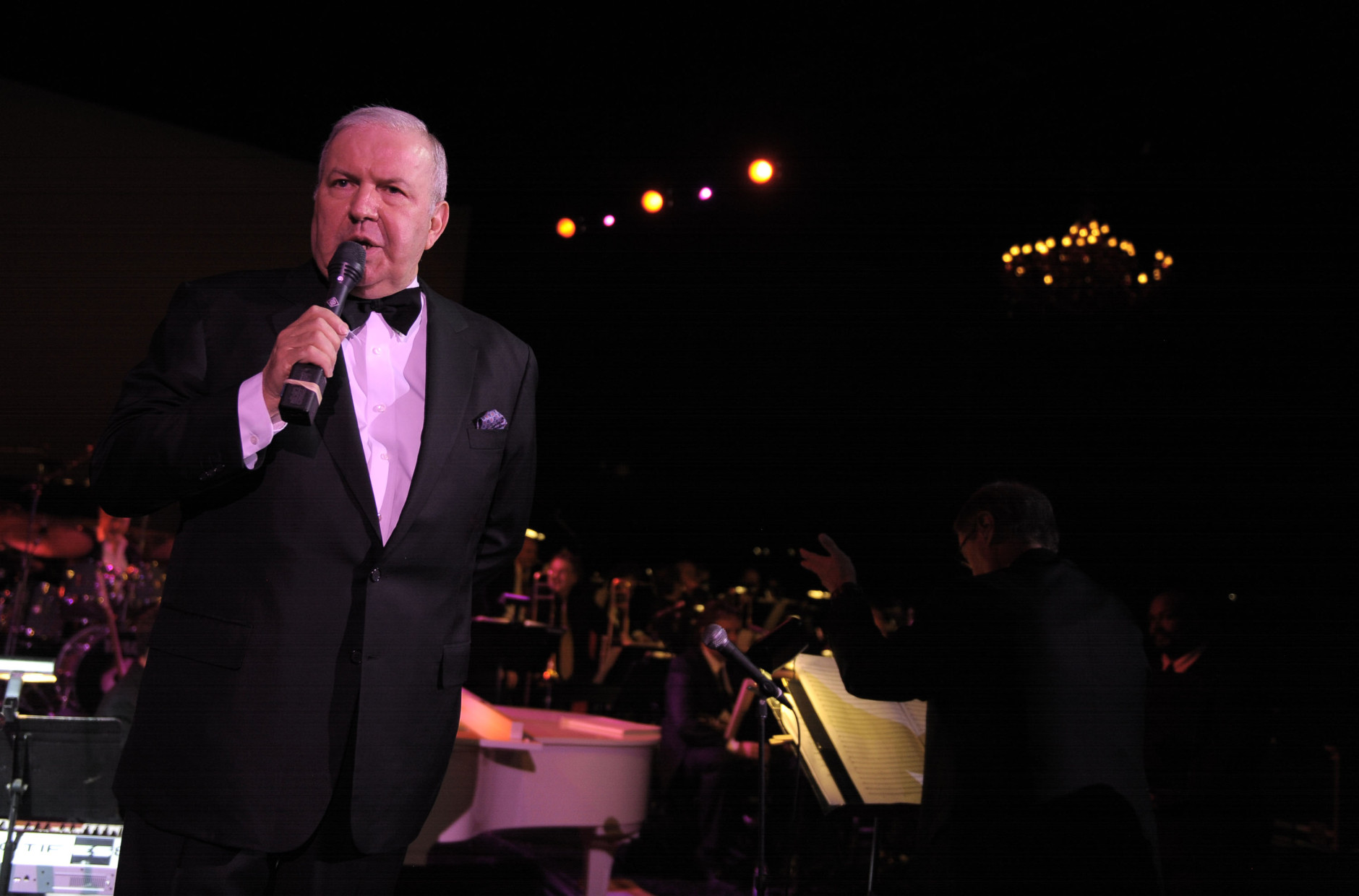BEVERLY HILLS, CA - OCTOBER 09:  Frank Sinatra Jr. performs at "An Evening Affair" presented by Night Vision at a  private residence on October 9, 2010 in Beverly Hills, California.  (Photo by Charley Gallay/Getty Images for Night Vision)
