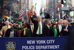 New York Mayor Bill de Blasio and his wife Chirlane McCray marches in the annual St. Patrick's Day parade, one of the largest and oldest in the world on March 17, 2016 in New York City. The parade goes up Fifth Avenue ending at East 79th Street and will draw an estimated 2 million spectators along its 35-block stretch.  (Photo by Spencer Platt/Getty Images)