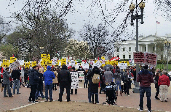 Participants gather outside the White House for the National March and Rally to Support Palestine, an event coordinated by the American Israel Public Affairs Committee (AIPAC) on Sunday, March 20, 2016. (WTOP/Kathy Stewart)