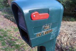 Johan De Leede's home's mailbox. Police canvassed the neighborhood Tuesday and Wednesday in hopes of getting new information about the murder. (WTOP/Michelle Basch)