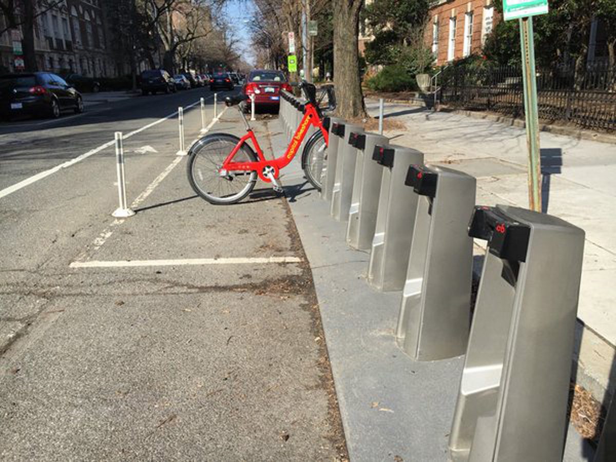 A lonely bike at a Capital Bikeshare station on the day that the Metro subway system shut down for a full day. (WTOP/Kate Ryan)