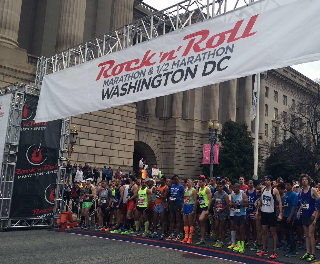 Racers get ready before the start of the Rock ‘n’ Roll Marathon. (WTOP/Dennis Foley)