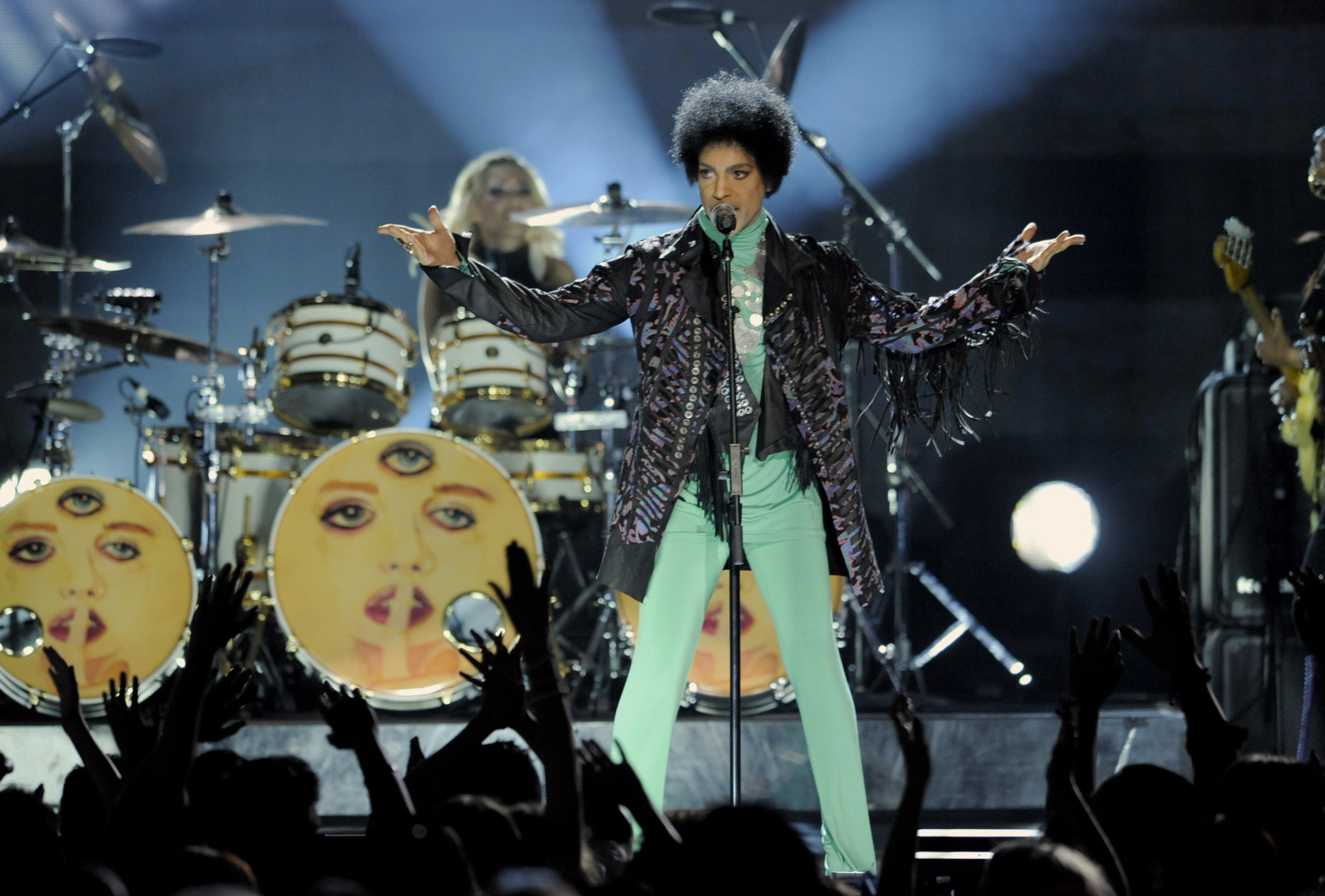 FINE - In this May 19, 2013 file photo, Prince performs at the Billboard Music Awards at the MGM Grand Garden Arena, in Las Vegas. Fox's post-Super Bowl party will include Prince making a guest appearance on the comedy "New Girl." (Photo by Chris Pizzello/Invision/AP, File)