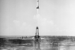 Redstone-MR7 is shown during lift-off from the launch pad at Cape Canaveral, Fla., at 9:23 am EST, May 5, 1961.  The booster placed astronaut Alan B. Shepard Jr., who is inside a Project Mercury spacecraft Mercury 7, into a suborbital flight which attained a speed of 5,100 miles per hour.  (AP Photo/NASA)