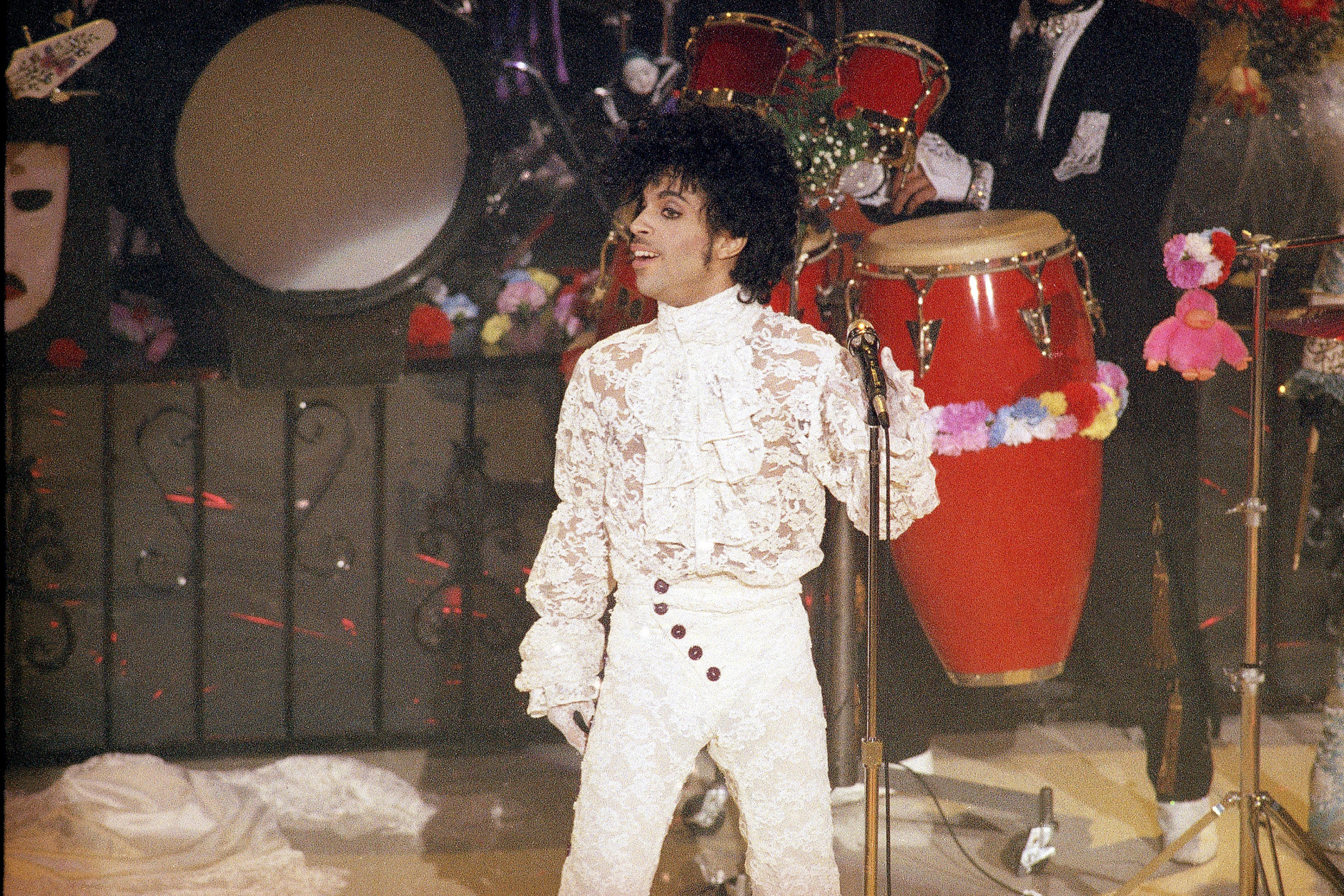 Singer Prince performs at the 1985 Grammys Award at the Shrine Auditorium in Los Angeles, Feb. 26, 1985. (AP Photo)