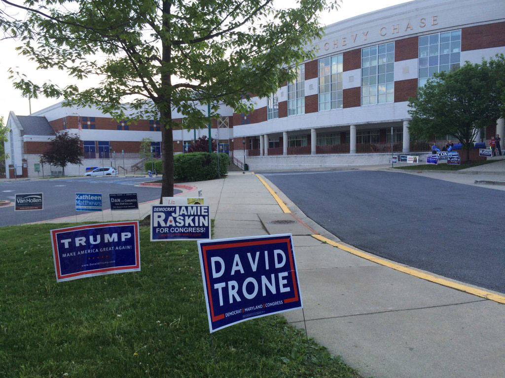 Voters are coming in steadily to a polling location at Bethesda-Chevy Chase High School. (WTOP/Nick Iannelli)