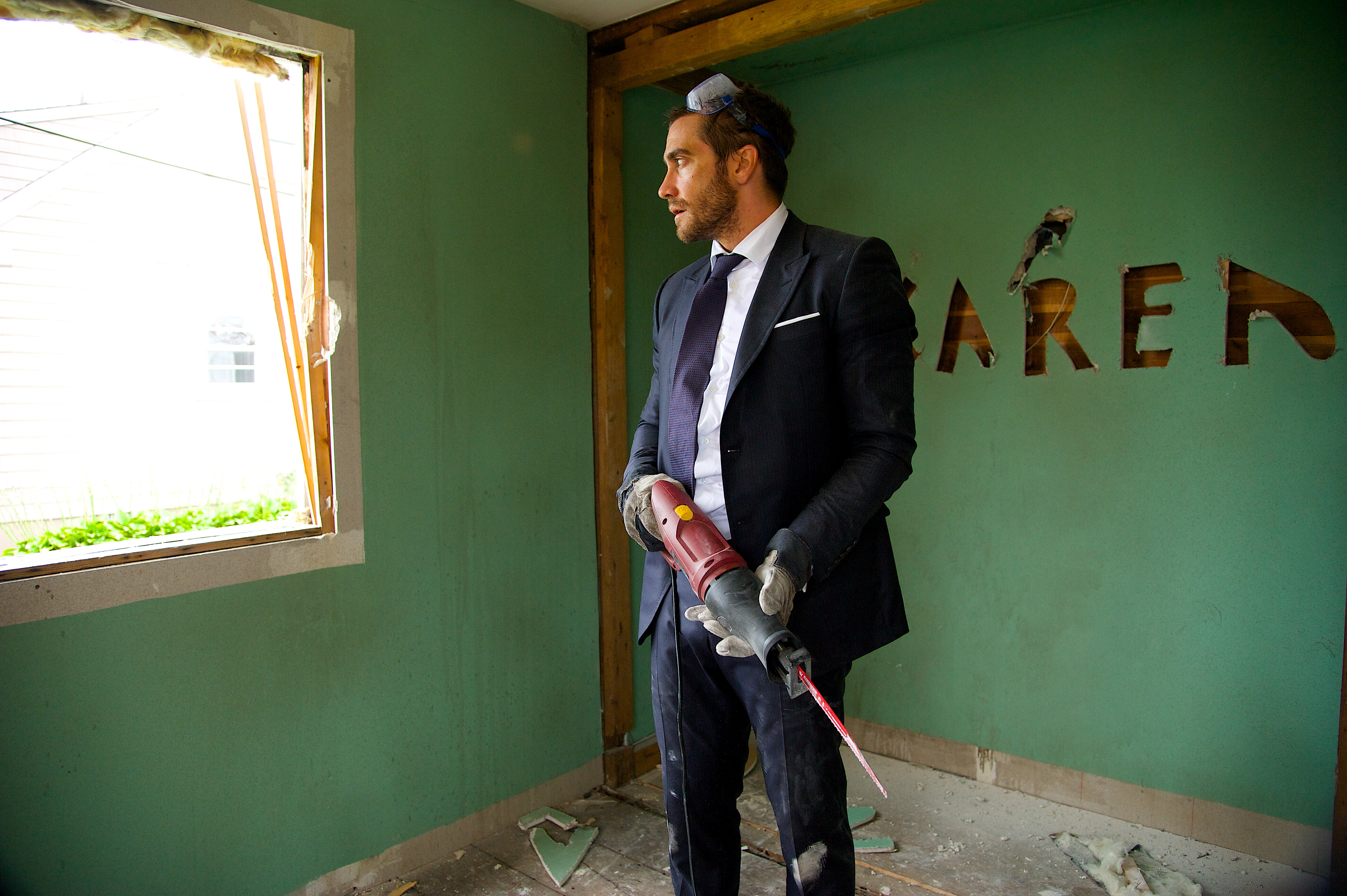 Gyllenhaal breaks down, rebuilds in offbeat comedy ‘Demolition’