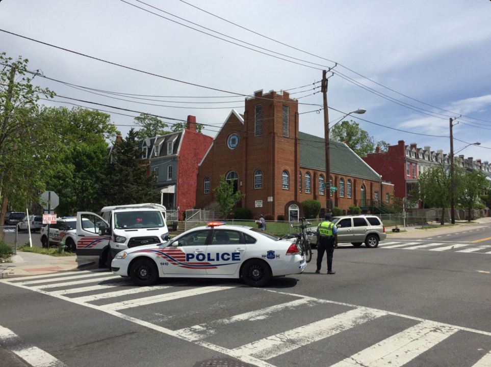 A heavy police presence came to the area near Georgia Avenue and Webster Avenue in Petworth after a teenager was stabbed. (Photo: WTOP/Kristi King)