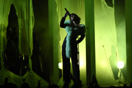 Rihanna performs Love On The Brain at the Billboard Music Awards at the T-Mobile Arena on Sunday, May 22, 2016, in Las Vegas. (Photo by Chris Pizzello/Invision/AP)