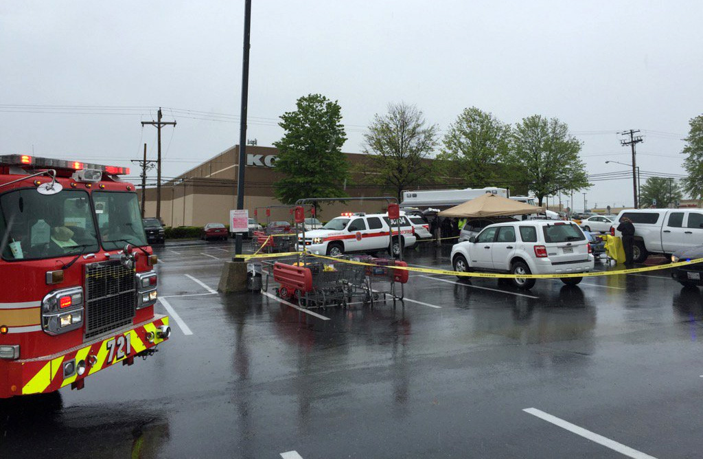 Montgomery County police investigate the death of a woman who was shot in the parking lot of a Giant grocery store on Connecticut Avenue in Aspen Hill Friday, May 6, 2016. (WTOP/Kristi King)