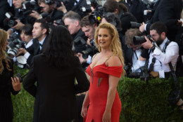 Amy Schumer attends the "Manus x Machina: Fashion In An Age Of Technology" Costume Institute Gala at Metropolitan Museum of Art on May 2, 2016 in New York City.  (Photo by Mark Sagliocco/Getty Images)