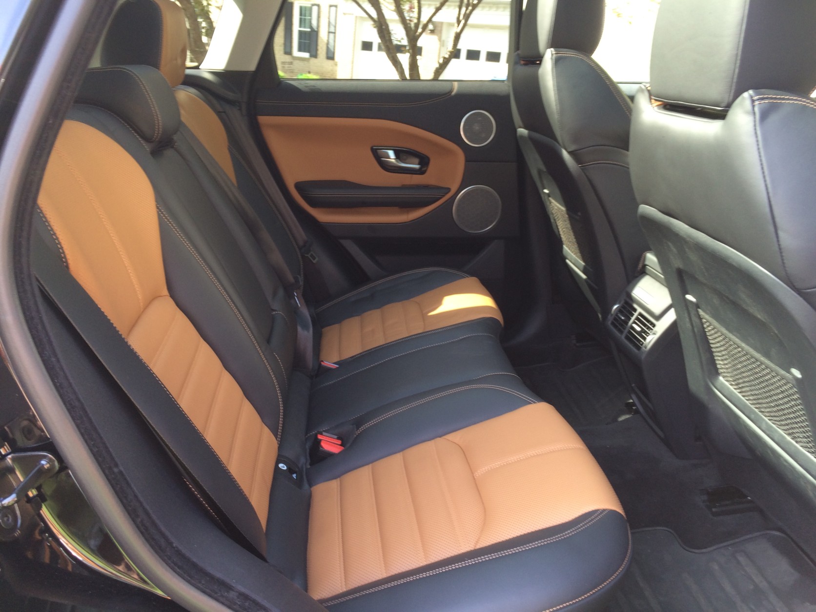 The Oxford leather seats seem to be higher quality leather than in the previous Evoque. (WTOP/Mike Parris)