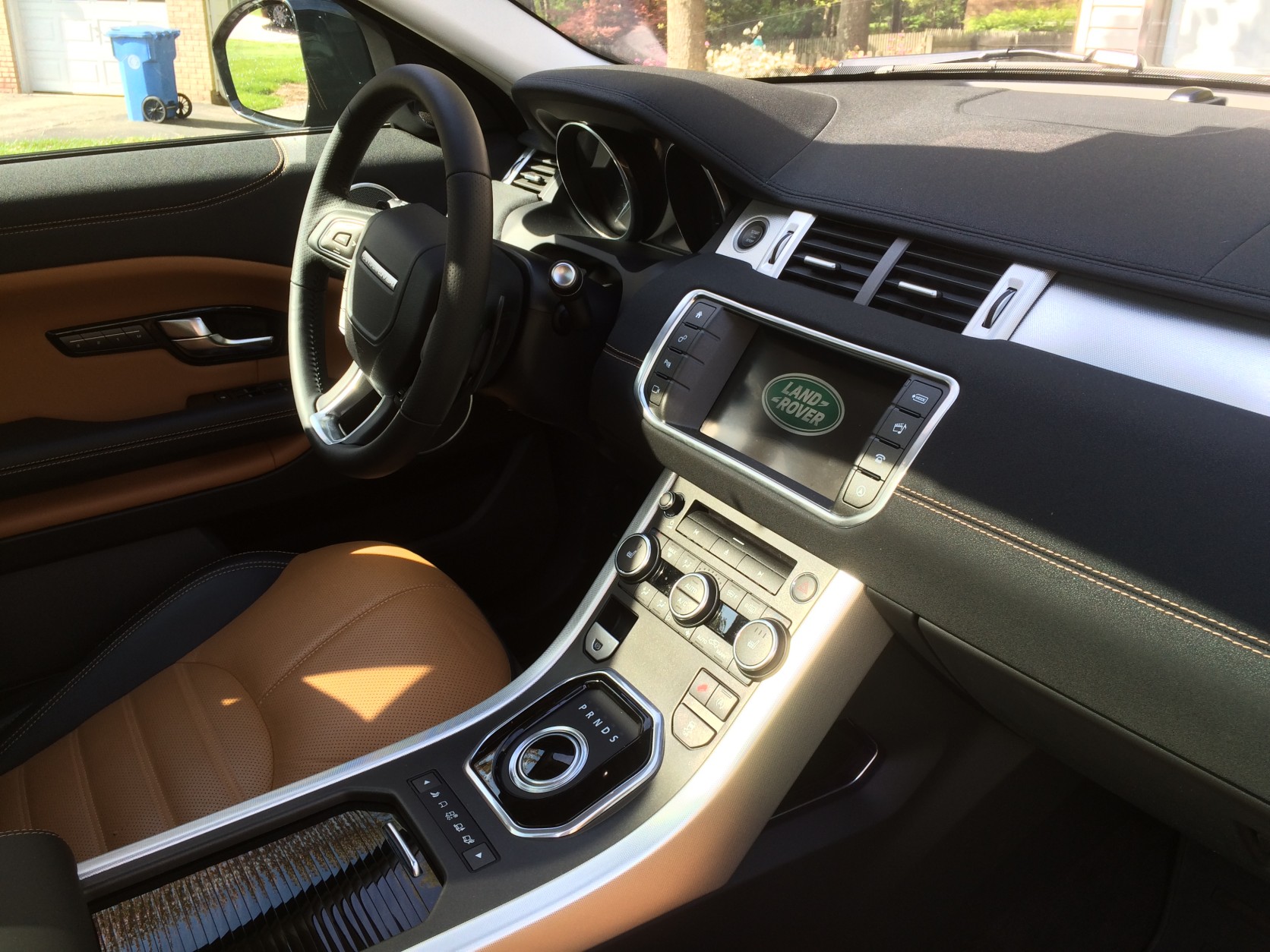 The buttons in this updated Evoque are now clearly marked and easy to read and react. (WTOP/Mike Parris)