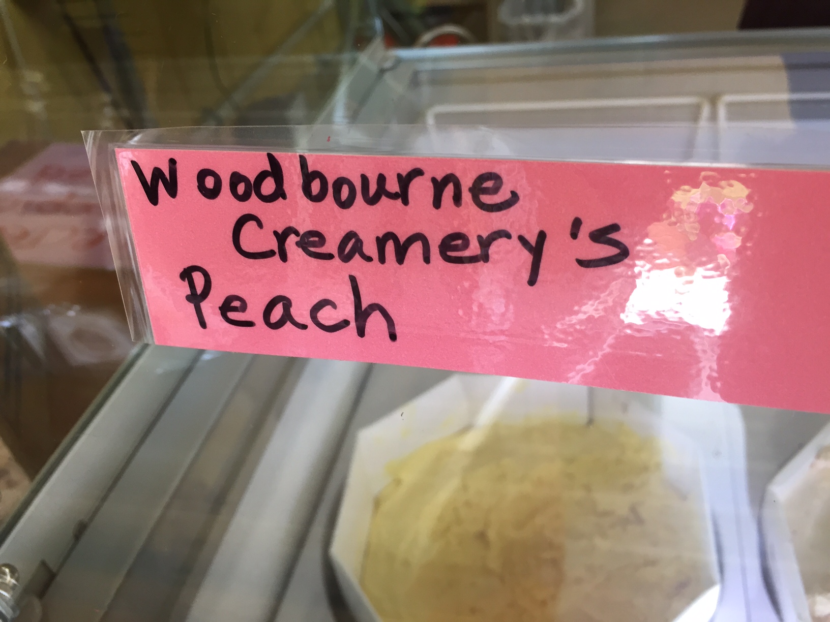 Photo of peach ice cream