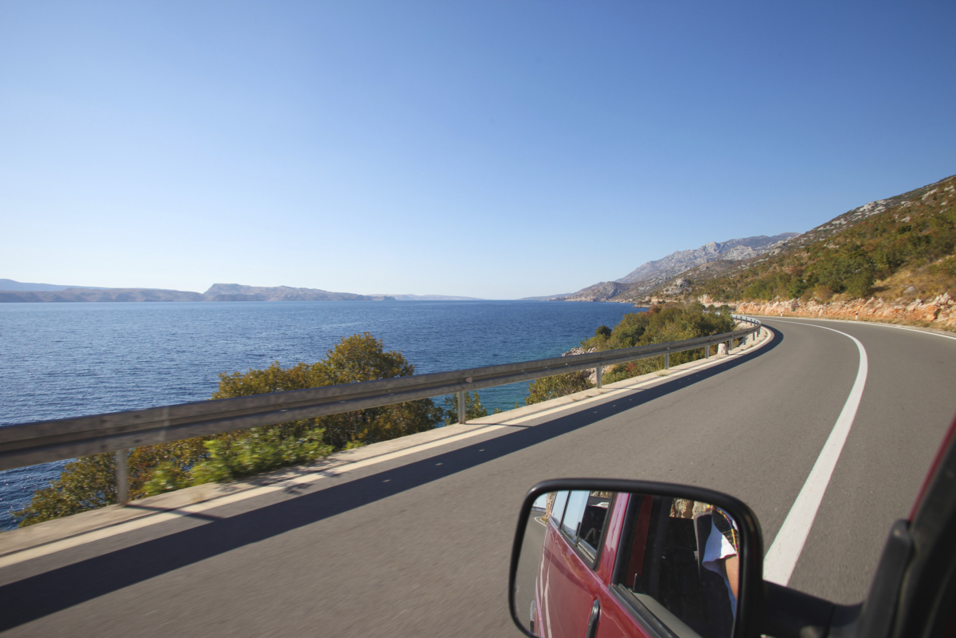Don't head out on your late summer road trip before checking out these few tips. (Getty Images/iStockphoto/paulprescott72)