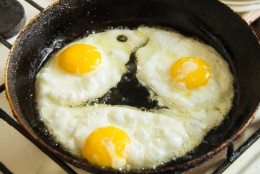 fried eggs sunny side up