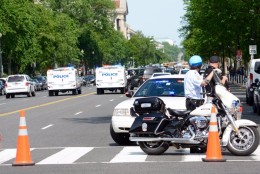 The shooting closed Constitution Avenue in front of Ellipse between 15th Street and 17th Street. (WTOP/Dave Dildine)