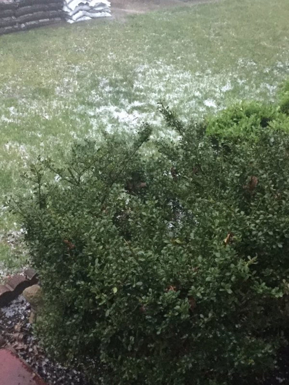 Hail spotted in Waldorf, Maryland by Twitter user, @511Bryan.