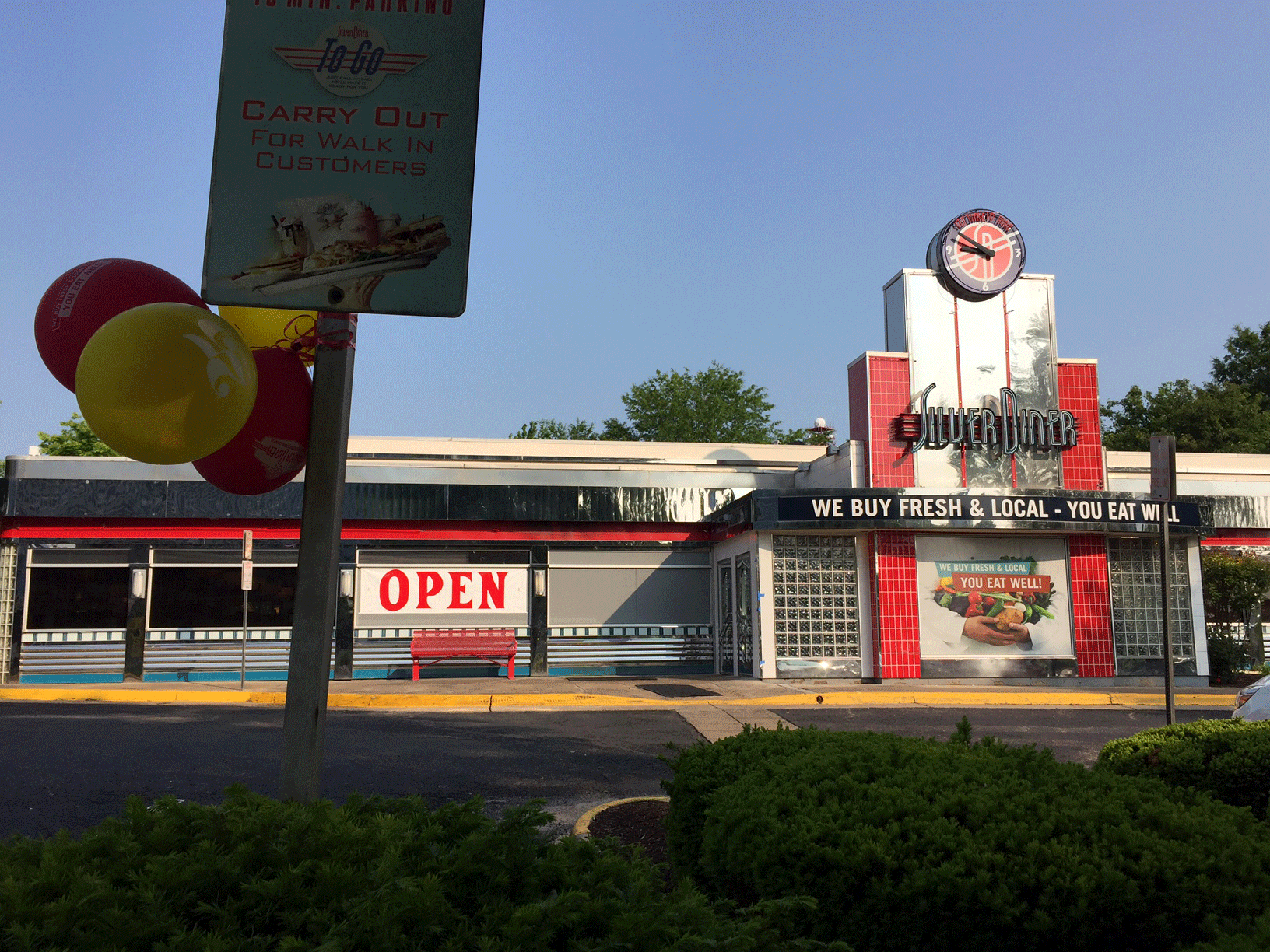 Silver Diner in Tysons Corner Sunday May 8  (WTOP/Dennis Foley)