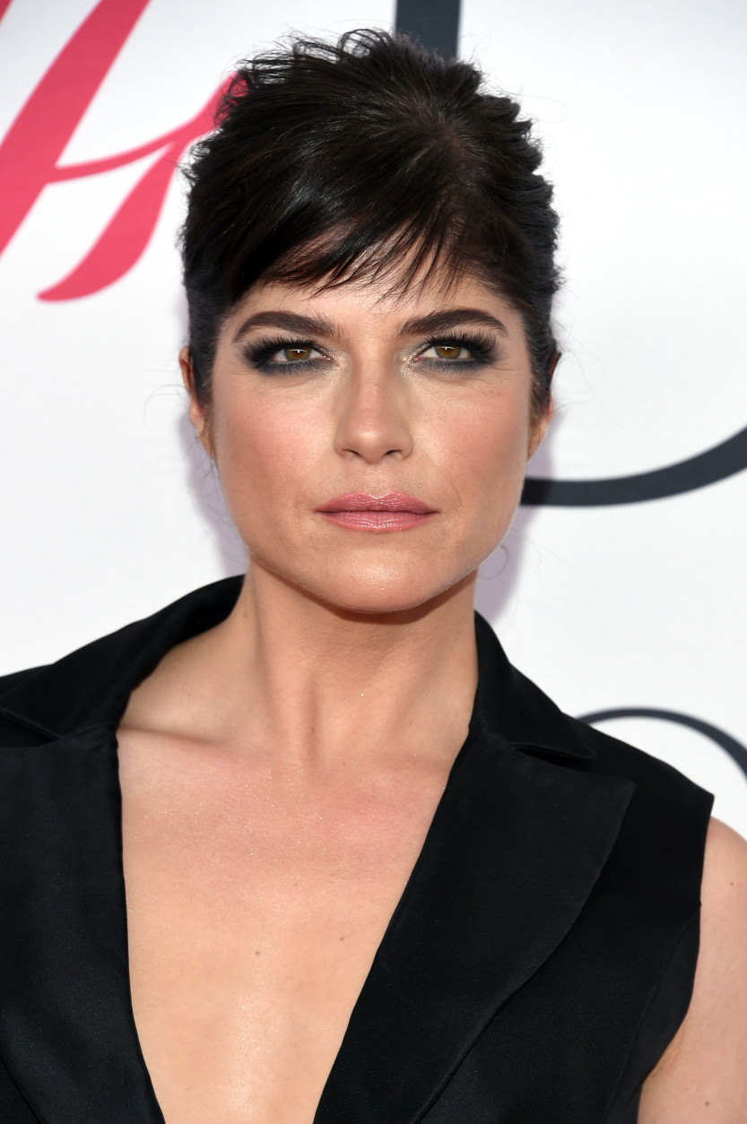 Selma Blair arrives at the CFDA Fashion Awards at the Hammerstein Ballroom on Monday, June 6, 2016, in New York. (Photo by Evan Agostini/Invision/AP)