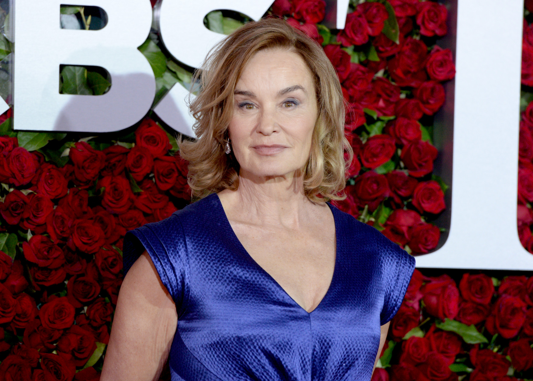 Jessica Lange arrives at the Tony Awards at the Beacon Theatre on Sunday, June 12, 2016, in New York. (Photo by Charles Sykes/Invision/AP)