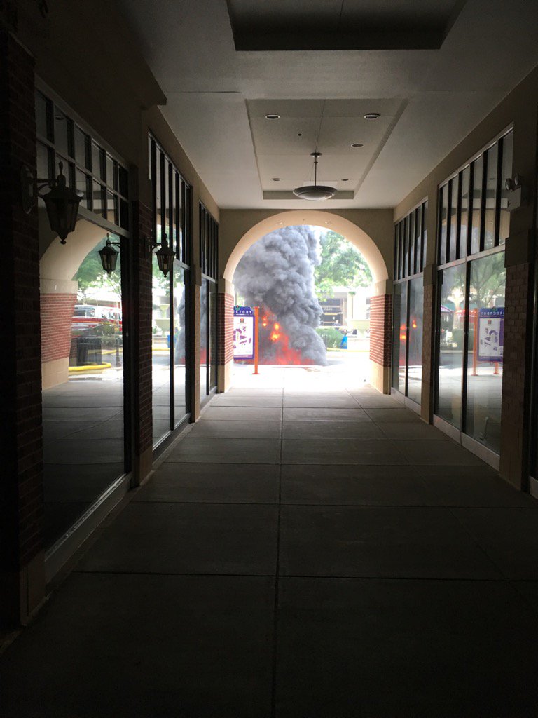 Another view of the fire on Clarendon Boulevard. (Courtesy of the Arlington County Fire Department)