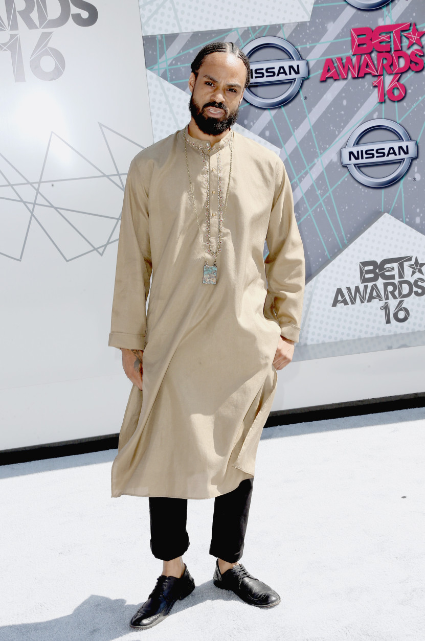 LOS ANGELES, CA - JUNE 26:  Singer Bilal attends the 2016 BET Awards at the Microsoft Theater on June 26, 2016 in Los Angeles, California.  (Photo by Frederick M. Brown/Getty Images)